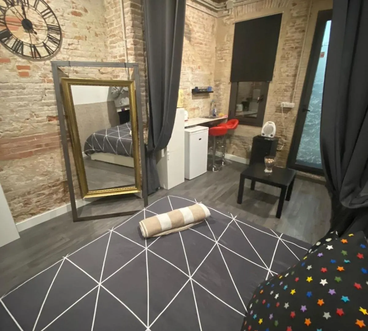 Room Not Shared Center Liceu Ramblas Plaza Cataluna 바르셀로나